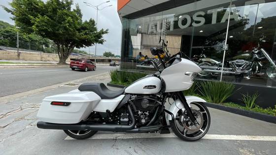 HARLEY-DAVIDSON ROAD GLIDE 